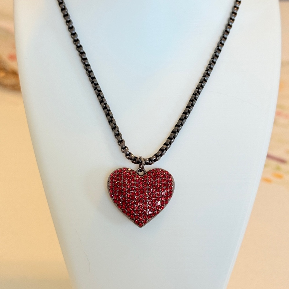 ⚜️ Vamp Red Heart Pendant Necklace - Picture 3 of 9